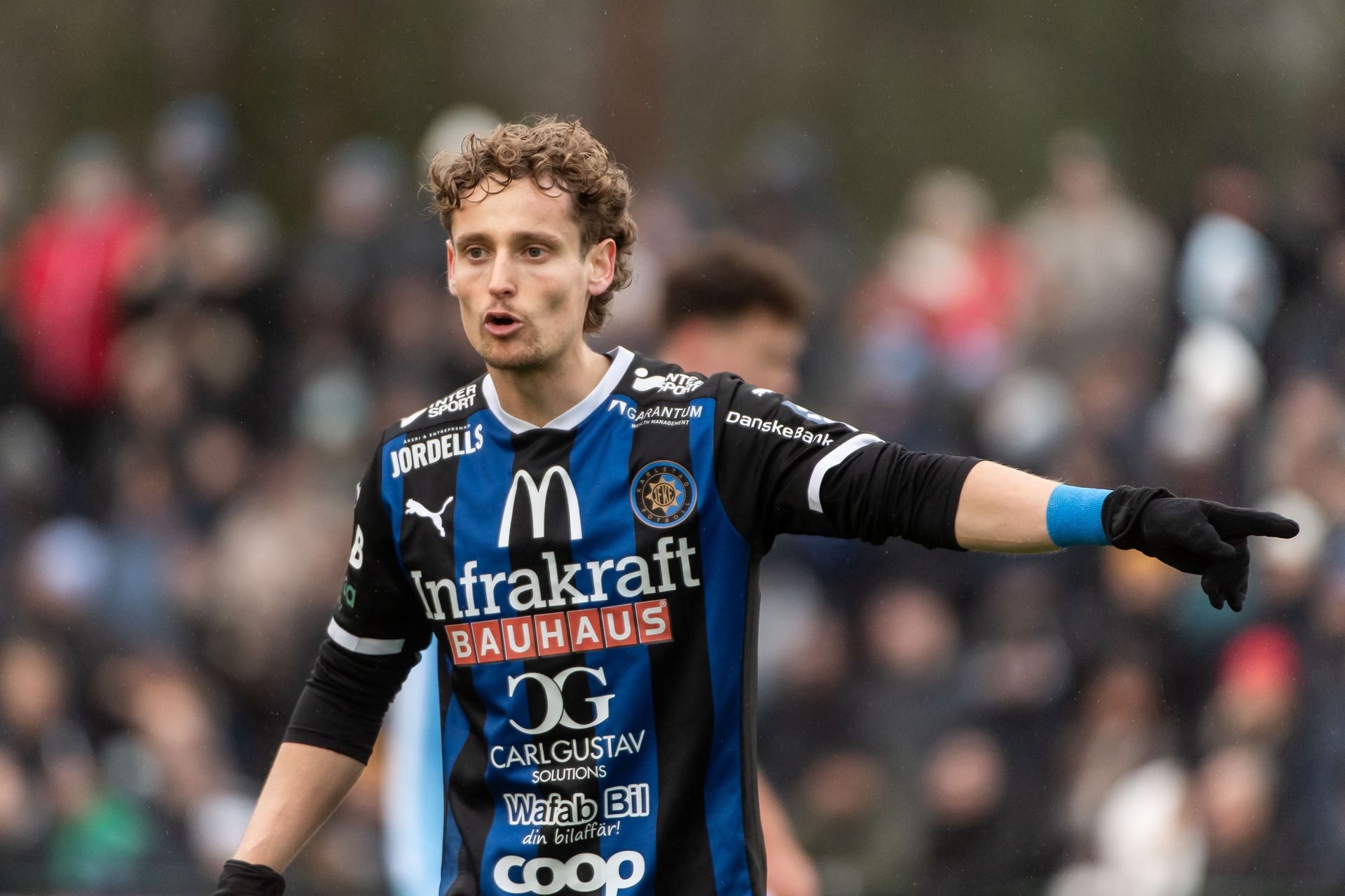 Nu smäller det – seriepremiär i Ettan